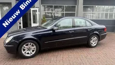 Blauw, metallic lak Gebruikt 2004 Mercedes E240 Elegance Sedan | € 5.950 (Goede deal)