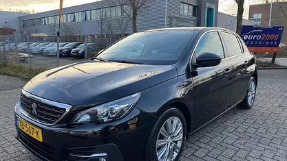 Zwart Gebruikt 2018 Peugeot 308 Premium Hatchback | € 8.950 (Eerlijke prijs)