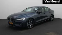 Blauw Gebruikt 2020 Volvo S60 R-Design Sedan | € 28.900 (Eerlijke prijs)