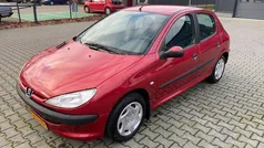 Rood Gebruikt 2000 Peugeot 206 Hatchback | € 1.299 (Eerlijke prijs)