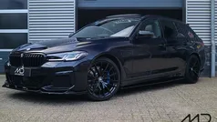Zwart Gebruikt 2023 BMW 530e M Sport Stationwagen | € 46.995 (Eerlijke prijs)