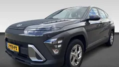 Grijs Gebruikt 2024 Hyundai Kona Comfort SUV | € 29.430 (Eerlijke prijs)