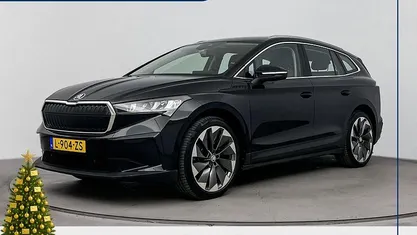 Zwart Gebruikt 2021 Skoda Enyaq iV SUV | € 23.900 (Eerlijke prijs)