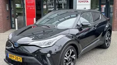 Zwart Gebruikt 2022 Toyota C-HR Style SUV | € 25.489 (Eerlijke prijs)