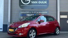Rood Gebruikt 2014 Peugeot 208 Allure Hatchback | € 5.995 (Eerlijke prijs)