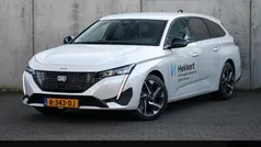 Wit, metallic lak Gebruikt 2023 Peugeot 308 Allure Stationwagen | € 22.995 (Eerlijke prijs)
