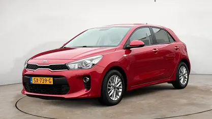 Rood Gebruikt 2018 Kia Rio Comfort Hatchback | € 13.595 (Eerlijke prijs)