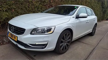Wit Occasion 2014 Volvo V60 Summum Stationwagen | € 4.600
