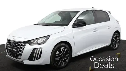 Wit Nieuw 2025 Peugeot 208 Allure Hatchback | € 26.445 (Super prijs)