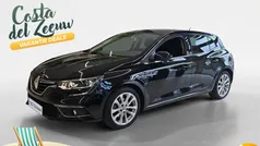 Zwart Gebruikt 2017 Renault Mégane IV Zen Hatchback | € 11.445 (Eerlijke prijs)