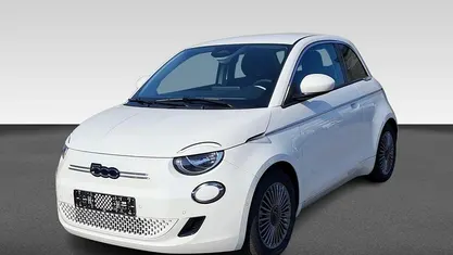Wit Nieuw 2025 Fiat 500e Hatchback | € 30.270 (Eerlijke prijs)
