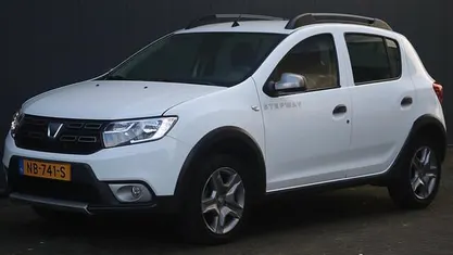 Wit Gebruikt 2017 Dacia Sandero Lauréate Hatchback | € 9.250 (Eerlijke prijs)