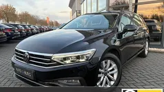 Zwart Gebruikt 2022 VW Passat Business Stationwagen | € 23.950 (Eerlijke prijs)