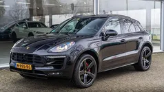 Zwart (metallic) Gebruikt 2015 Porsche Macan Turbo SUV | € 35.950 (Eerlijke prijs)