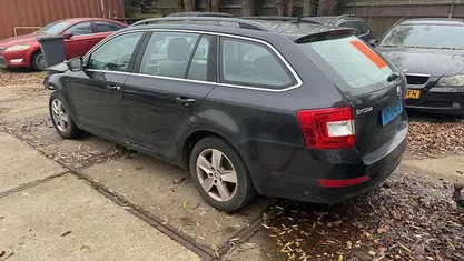 Occasion Skoda Octavia Ambition 105 PK (77 kW) 2015 Zwart Stationwagen