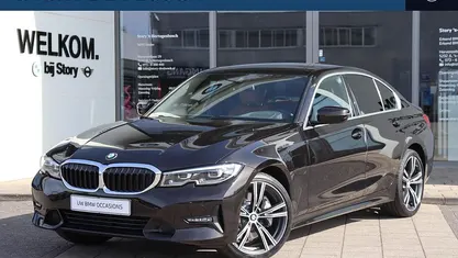 Occasion BMW 330e Executive 184 PK (135 kW) 2021 Zwart Sedan