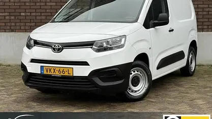 Gebruikt 2021 Toyota Proace City City MPV | € 10.995 (Eerlijke prijs)