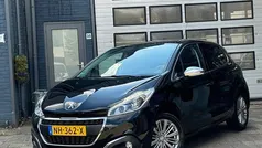 Zwart Gebruikt 2017 Peugeot 208 Hatchback | € 7.995 (Eerlijke prijs)