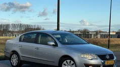 Grijs Gebruikt 2009 VW Passat Trendline Sedan | € 2.950 (Goede deal)