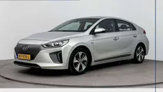 Gebruikt 2018 Hyundai Ioniq Premium Sedan | € 12.900 (Eerlijke prijs)