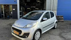 Grijs Gebruikt 2014 Peugeot 107 Hatchback | € 4.950 (Eerlijke prijs)