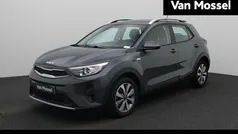 Grijs Gebruikt 2022 Kia Stonic Comfort SUV | € 16.900 (Eerlijke prijs)