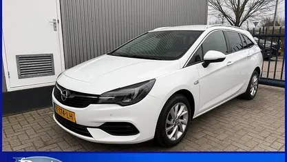 Occasion Opel Astra Business Elegance 131 PK (96 kW) 2021 Wit Stationwagen