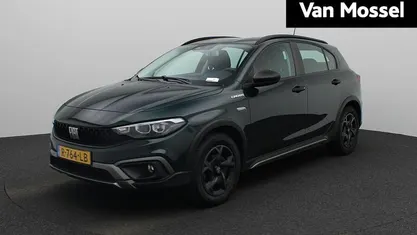 Groen Gebruikt 2022 Fiat Tipo Cross Hatchback | € 17.900 (Eerlijke prijs)