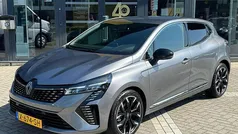 Gris schiste kqg Gebruikt 2024 Renault Clio V Techno Hatchback | € 21.445 (Eerlijke prijs)