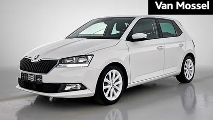 Wit Gebruikt 2021 Skoda Fabia Clever Hatchback | € 13.944 (Eerlijke prijs)