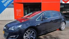 Zwart Gebruikt 2015 Opel Astra Sport Hatchback | € 10.950 (Goede deal)
