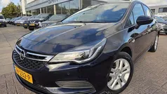 Blauw Gebruikt 2018 Opel Astra Edition Hatchback | € 9.950 (Eerlijke prijs)