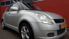 Grijs Gebruikt 2006 Suzuki Swift GLS Hatchback | € 2.450 (Eerlijke prijs)