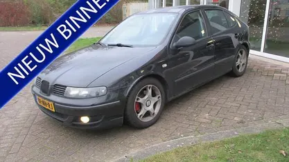 Zwart (metallic) Gebruikt 2003 Seat Leon Sport Hatchback | € 960 (Goede deal)