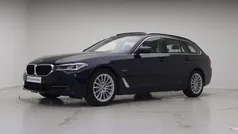 Blauw Gebruikt 2024 BMW 530e Comfort Edition Stationwagen | € 51.895 (Eerlijke prijs)