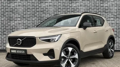 Gebruikt 2024 Volvo XC40 Plus SUV | € 40.694 (Eerlijke prijs)