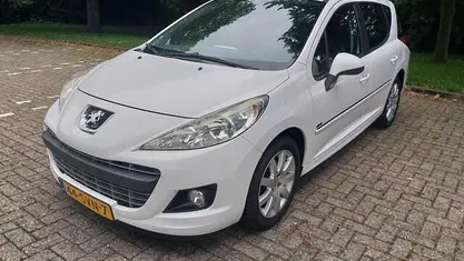 Wit Gebruikt 2011 Peugeot 207 Sportium Stationwagen | € 3.250 (Eerlijke prijs)