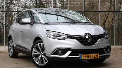 Grijs Gebruikt 2019 Renault Scénic IV Intens MPV | € 17.950 (Eerlijke prijs)