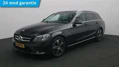 Donker obsidiaanzwart metallic Gebruikt 2020 Mercedes C180 Business Stationwagen | € 27.450 (Eerlijke prijs)