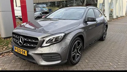Grijs Gebruikt 2018 Mercedes GLA180 Business SUV | € 22.390 (Eerlijke prijs)