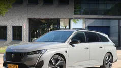 Grijs Gebruikt 2024 Peugeot 308 GT Stationwagen | € 29.745 (Eerlijke prijs)