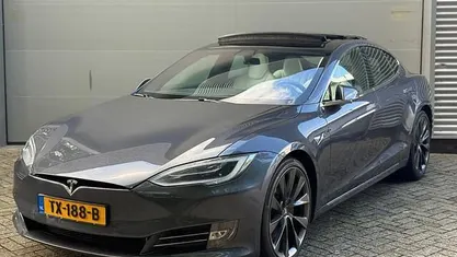 Grijs Gebruikt 2018 Tesla Model S Hatchback | € 26.949 (Eerlijke prijs)