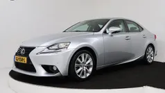 Grijs Gebruikt 2014 Lexus IS300h Sedan | € 20.445 (Eerlijke prijs)