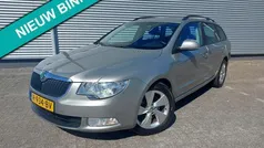 Bruin Gebruikt 2013 Skoda Superb Ambition Hatchback | € 7.888 (Eerlijke prijs)