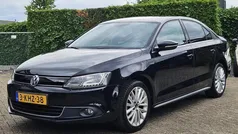 Zwart Gebruikt 2013 VW Jetta Highline Sedan | € 6.950 (Eerlijke prijs)
