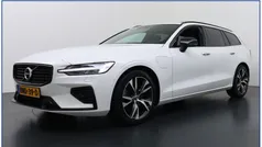 Wit Gebruikt 2022 Volvo V60 R-Design Stationwagen | € 34.950 (Eerlijke prijs)