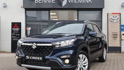 Occasion 2025 Suzuki SX4 S-Cross SUV | € 37.348 (Eerlijke prijs)