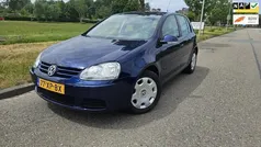 Blauw, metallic lak Gebruikt 2007 VW Golf V Hatchback | € 4.500 (Eerlijke prijs)