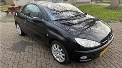 Zwart Gebruikt 2002 Peugeot 206 CC Cabriolet | € 1.650 (Eerlijke prijs)