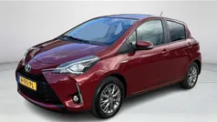 Rood Gebruikt 2020 Toyota Yaris Hybrid Hatchback | € 18.990 (Eerlijke prijs)